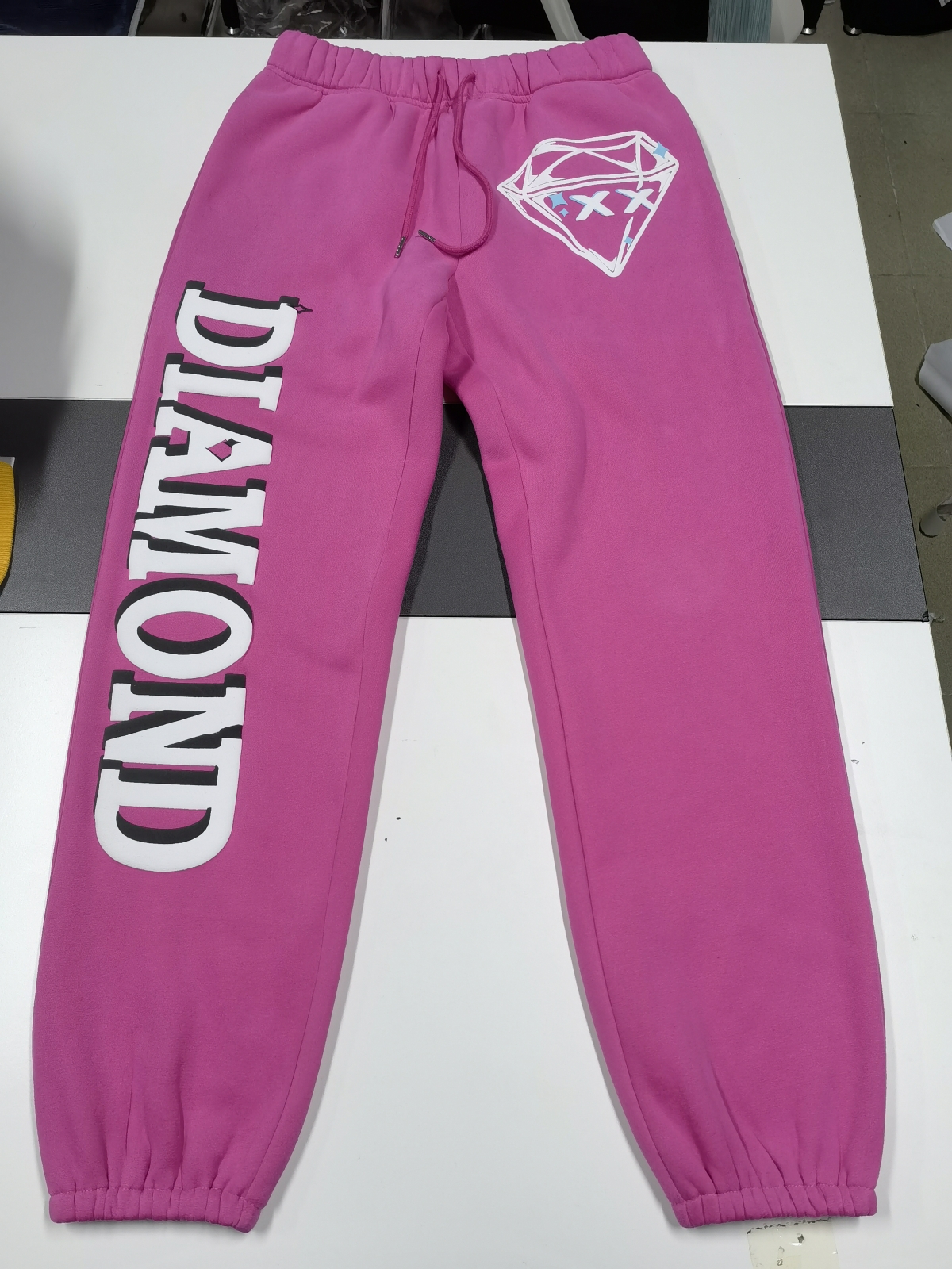 Wholesale Custom Puff Print Sweatpants, Scrunch Waist Bottom Sweatpants, Customized Sweatpants Without Drawstring Vendor China-YIZHE- Hoodies,Jackets,Sweatshirts,Leggings,Dresses,Rompers,T shirts,Tank tops,Skirts,Jeans,Pants,Trousers