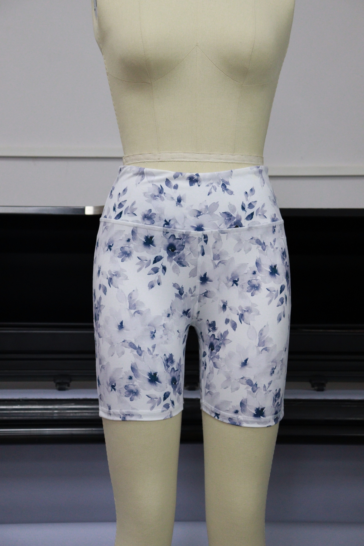 Custom Digital Print Yoga Shorts,Custom High Waist Yoga Shorts,Custom Yoga Shorts Vendor China-YIZHE- Hoodies,Jackets,Sweatshirts,Leggings,Dresses,Rompers,T shirts,Tank tops,Skirts,Jeans,Pants,Trousers