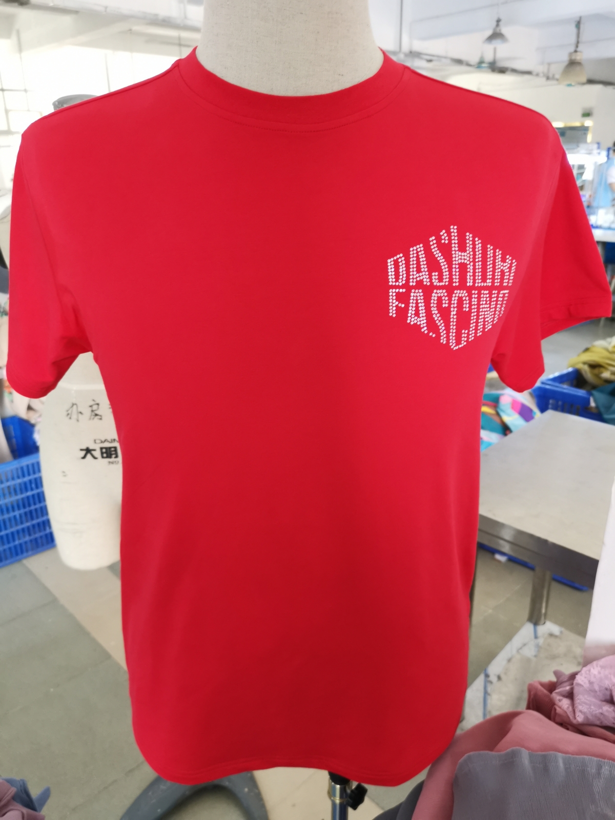 Wholesale Custom Rhinestone Logo T-Shirts, Custom Embroidery T-Shirts,220gsm 100%Cotton T-Shirts Fashion Manufacturer China-YIZHE- Hoodies,Jackets,Sweatshirts,Leggings,Dresses,Rompers,T shirts,Tank tops,Skirts,Jeans,Pants,Trousers
