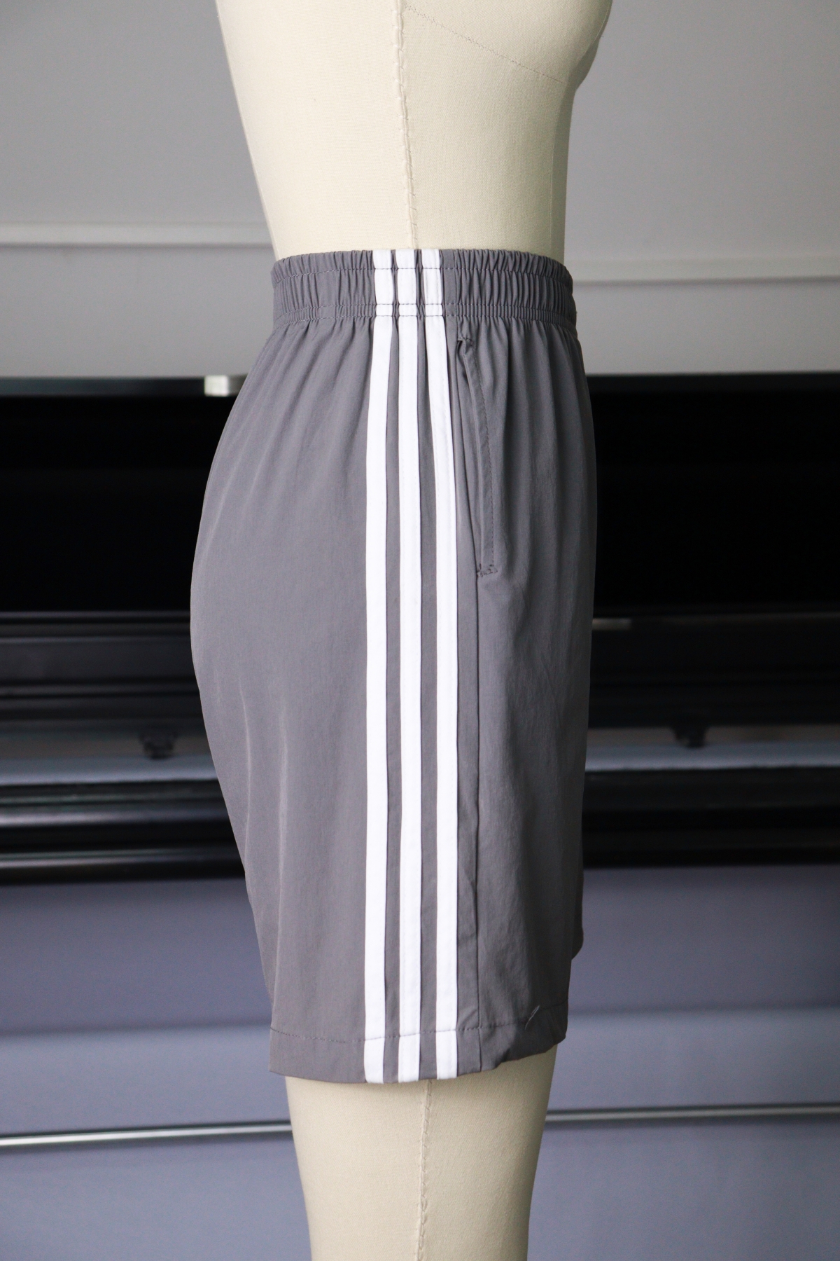 Custom Sports Shorts,Custom Shorts With your logo,Wholesale Sports Shorts Manufacturer China-YIZHE- Hoodies,Jackets,Sweatshirts,Leggings,Dresses,Rompers,T shirts,Tank tops,Skirts,Jeans,Pants,Trousers