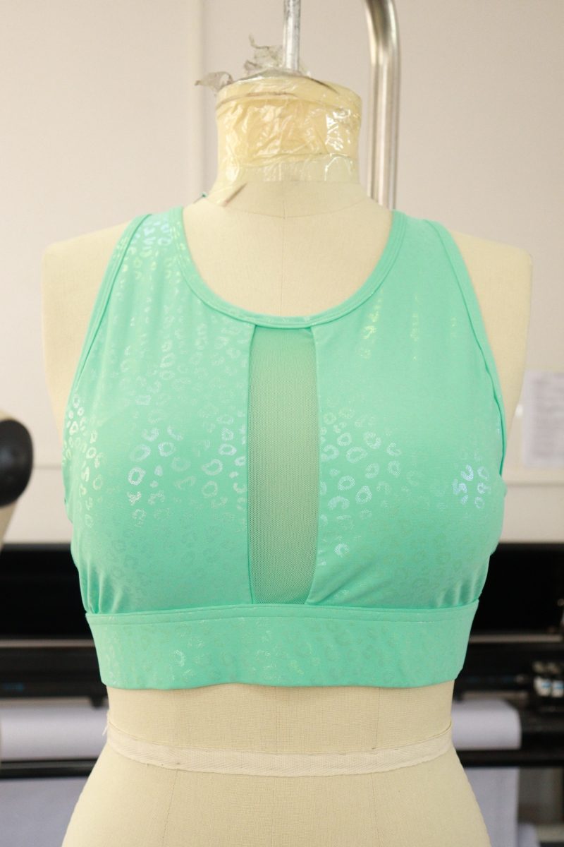 Custom Foil Print Yoga Sports Bra,Custom Women Sports Bra,Custom Made Yoga Bra Wholesaler China-YIZHE- Hoodies,Jackets,Sweatshirts,Leggings,Dresses,Rompers,T shirts,Tank tops,Skirts,Jeans,Pants,Trousers